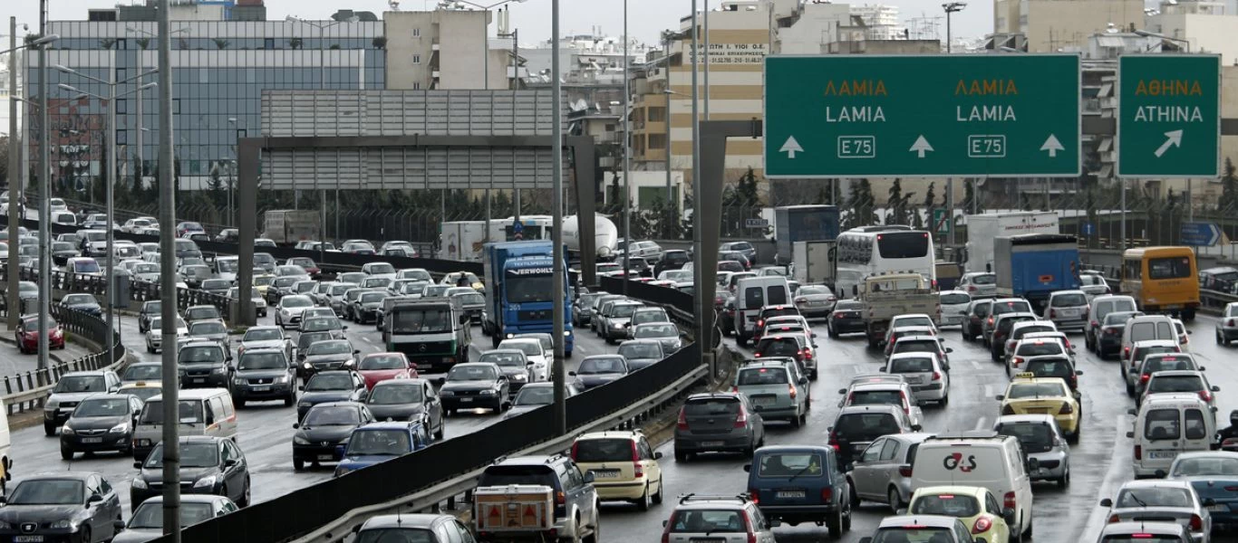 Κυκλοφοριακό «έμφραγμα» στην Αθηνών - Λαμίας - Καραμπόλα πέντε οχημάτων